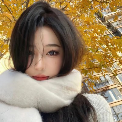 她与她的自画像